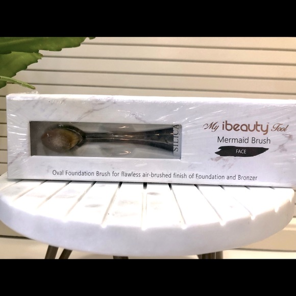 🌸SOLD❌❌NWOT Makeup Mermaid Brush Small - Picture 2 of 3